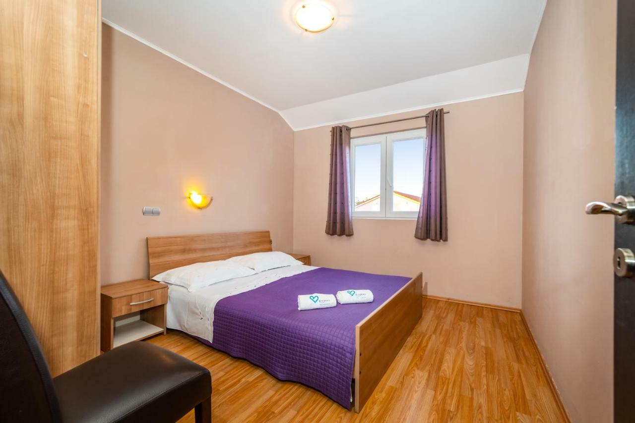 Apartment Adrian Biograd Na Moru Exteriör bild